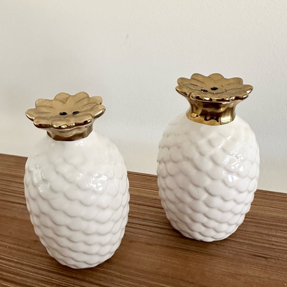 Pineapple Salt & Pepper Shaker Set White & Gold - Picture 1 of 6